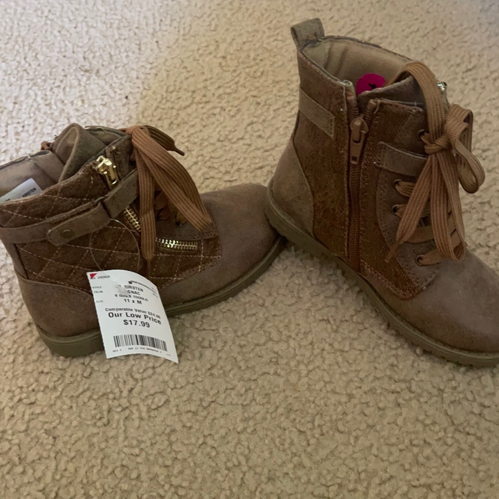 Girls boots size 11